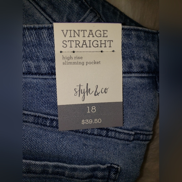 Women's High Rise Mom Jeans - Picture 4 of 10